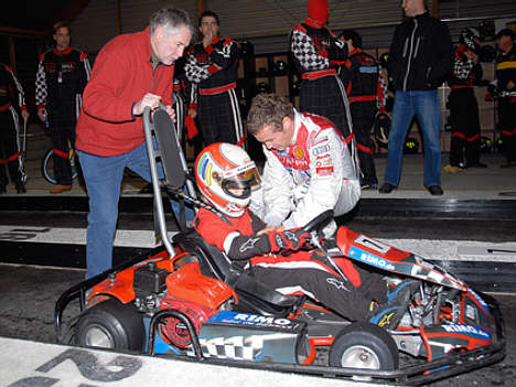 Tre generationer i gang med at besejre hele feltet af nationale gokart-håb: Team-manager Calle, sønnike Tom og barnebarn Oliver.